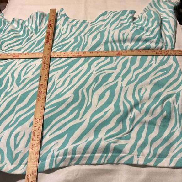 Quaker factory size 2X ladies b neck sequined knit top - Picture 5 of 7